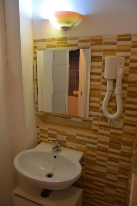 La Casita De Ely Apartment Syracuse Exterior photo